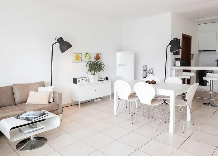 La Promenada Residence, *